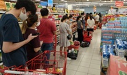Người dân “rồng rắn” xếp hàng tại siêu thị trước ngày Đà Nẵng thực hiện mạnh hơn Chỉ thị 16