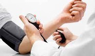 Người bị cao huyết áp có cần tiêm ngừa tại bệnh viện không?