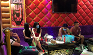 18 nam nữ ở Quảng Nam hát, chơi ma túy trong quán karaoke đóng kín cửa