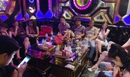16 nam, nữ thanh niên bay lắc trong quán karaoke bất chấp lệnh cấm