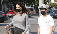 Pax Thiên thường xuyên tháp tùng mẹ nuôi Angelina Jolie