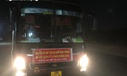 Quảng Bình bắt quả tang xe khách lén chở 36 người từ phía Nam về quê