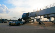 Gần 100 y bác sĩ và cán bộ hậu cần vào TP HCM chống dịch