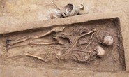 Mộ cổ lãng mạn nhất thế giới: cặp đôi ôm chặt nhau suốt 1.600 năm