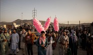 Taliban “phũ” với Mỹ, yêu cầu người dân Afghanistan ở lại