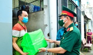 Bộ Tư lệnh TP HCM trao hơn 3.300 phần quà chăm lo người dân khó khăn