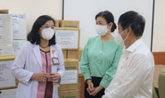 Hội Nhà báo TP HCM thăm, động viên đội ngũ y tế tham gia chống dịch