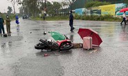 Đôi nam nữ bị sét đánh tử vong trên đường khi đang đi xe máy