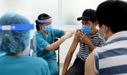 Tiêm phòng xong phải tránh tiếp xúc với các thành viên trong gia đình?