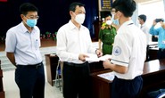 Bệnh viện Chợ Rẫy trao học bổng đến hết đại học cho học sinh mồ côi vì Covid-19