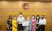 Trao quà của kiều bào quyên góp ủng hộ phòng, chống Covid-19 trong nước