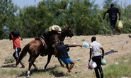 Biên phòng Mỹ dùng roi da đuổi người di cư Haiti?