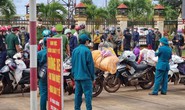 Hơn 120 người đi xe máy từ Bình Phước về quê Nghệ An phải tạm dừng ở Đắk Nông