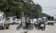 Người biểu tình “đạp đổ” loạt tháp viễn thông quân đội Myanmar