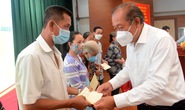 Ông Trương Hòa Bình trao 400 phần quà Tết cho đồng bào dân tộc thiểu số ở TP HCM
