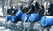Taliban đổ 3.000 lít rượu xuống kênh