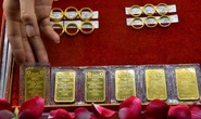 Giá vàng hôm nay 12-10: Rơi thẳng đứng dù USD đảo chiều giảm giá