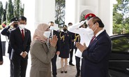 Tổng thống Singapore và Phu quân thăm Việt Nam