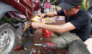 Nhóm thợ từ Quảng Nam ra Đà Nẵng sửa xe máy miễn phí cho dân vùng ngập