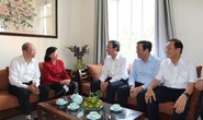 Bí thư Thành ủy TP HCM Nguyễn Văn Nên thăm người cao tuổi