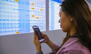 Cổ phiếu hôm nay 27-10: Nhà đầu tư mạnh tay xuống tiền, thị trường tràn ngập sắc tím