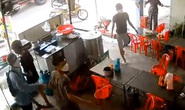 CLIP: Nhóm côn đồ dùng ống sắt, vỏ chai đánh học sinh dã man ở Quảng Nam