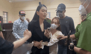 VIDEO: Tòa trả hồ sơ, Trang Nemo quỳ xin bị hại tha lỗi