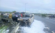 Tai nạn ở Quảng Bình, ôtô 5 chỗ bị cháy trơ khung