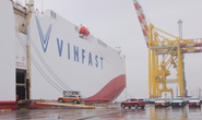 Cận cảnh 999 xe ôtô điện của VinFast xuống tàu xuất Mỹ