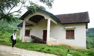 Xây nhà tái định cư xịn, dân không muốn ở