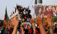 Cựu Thủ tướng Pakistan Imran Khan bị bắn giữa cuộc biểu tình