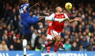 Thắng Chelsea tại Stamford Bridge, Arsenal đòi lại ngôi đầu Ngoại hạng
