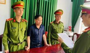 Khởi tố cán bộ địa chính nhận tiền lót tay khi làm sổ đỏ cho dân
