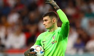 Livakovic đua tranh Găng tay vàng với Martinez