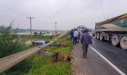 Xe khách giường nằm lao xuống ruộng, hành khách hoảng loạn kêu cứu