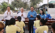 Nhiều phần quà Tết đến với công nhân khó khăn ở Bình Dương