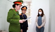 Chi cục trưởng Hải quan và thuộc cấp nhận hối lộ: Bắt 1 nữ phó giám đốc công ty
