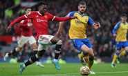 Mất điểm sân nhà, Man United trở lại Top 5 Ngoại hạng Anh