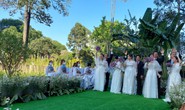 Hoãn kết hôn chống dịch, 20 y - bác sĩ được tổ chức lễ cưới tập thể