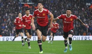 Thủy chiến tại Elland Road, Man United bay cao Top 4