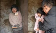 Trung Quốc sa thải hàng chục quan chức trong vụ người vợ bị xích cổ
