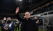 AS Roma lại thua, HLV Mourinho bị chê cầm quân kém