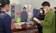 2 cán bộ địa chính đòi người dân bồi dưỡng 10-30 triệu đồng khi làm sổ đỏ