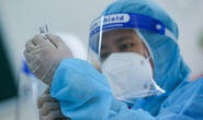 Trẻ đau đầu, nôn ói, đau bụng khi dính Omicron, phải làm sao?