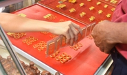 Giá vàng hôm nay 6-3: Vàng SJC sẽ vượt mốc 70 triệu đồng/lượng?