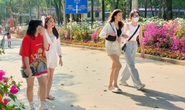 Hàng ngàn cây hoa khoe sắc tại Lễ hội tình yêu hòn Trống Mái