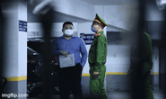CLIP: Công an khám xét trụ sở Công ty Cổ phần Chứng khoán Trí Việt