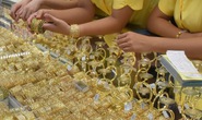 Giá vàng hôm nay 27-4: Vàng trong nước vẫn bám trụ ở mốc 70 triệu đồng/lượng