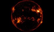 NASA chụp được cảnh tia lửa cuồng nộ từ Mặt Trời bắn trúng Trái Đất