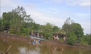 Chết lặng khi phát hiện thi thể vợ, con gái và cháu ngoại nằm trên vũng máu